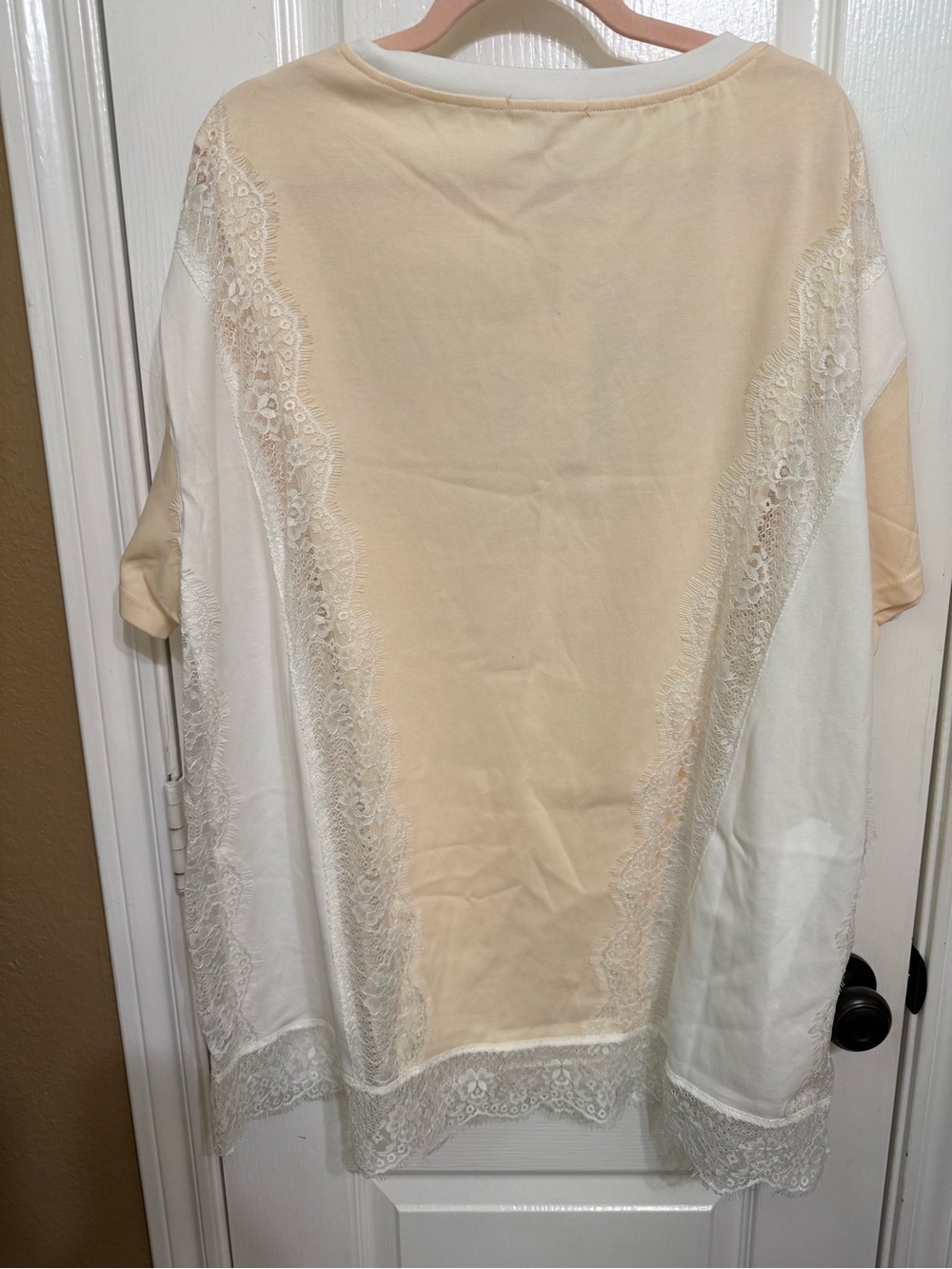 H161 NWT Blue Velvet M pp28 Boho Lace-Trim Austin Texas Graphic Tee - Cream Top - Picture 4 of 10